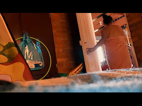 ❤️ میرے چچا شاور میں میرا پیچھا کرتے ہیں، جب میں شاور لیتا ہوں تو وہ مجھے چودتا ہے۔ ☑  ہم پر  ☑